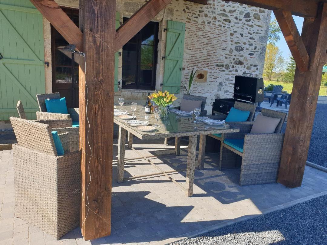 La Maison Du Lac Lavaud Saint-Quentin-sur-Charente 外观 照片