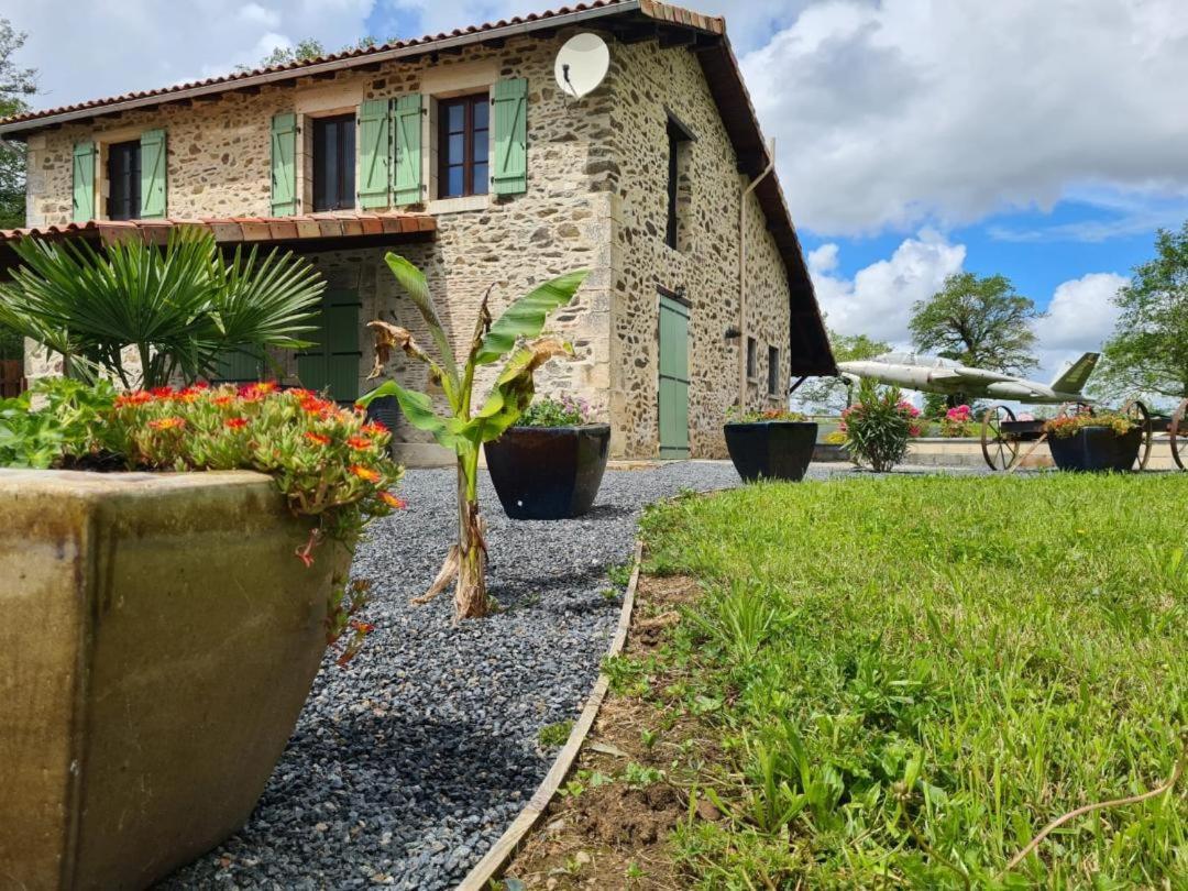 La Maison Du Lac Lavaud Saint-Quentin-sur-Charente 外观 照片